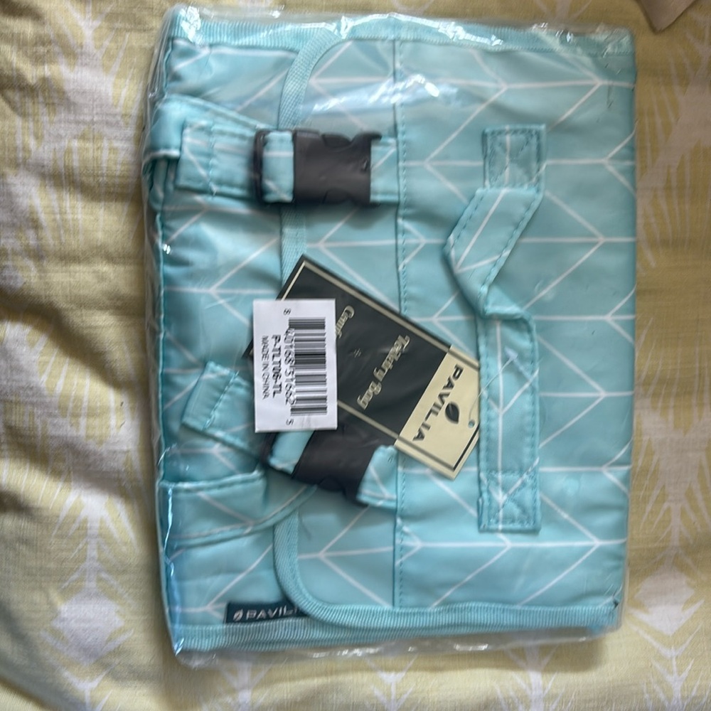 BUCKLE HANGING TOILETRY ORGANIZER BAG